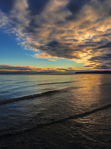 Sunrise At Qualicum Beach iPhone 5s